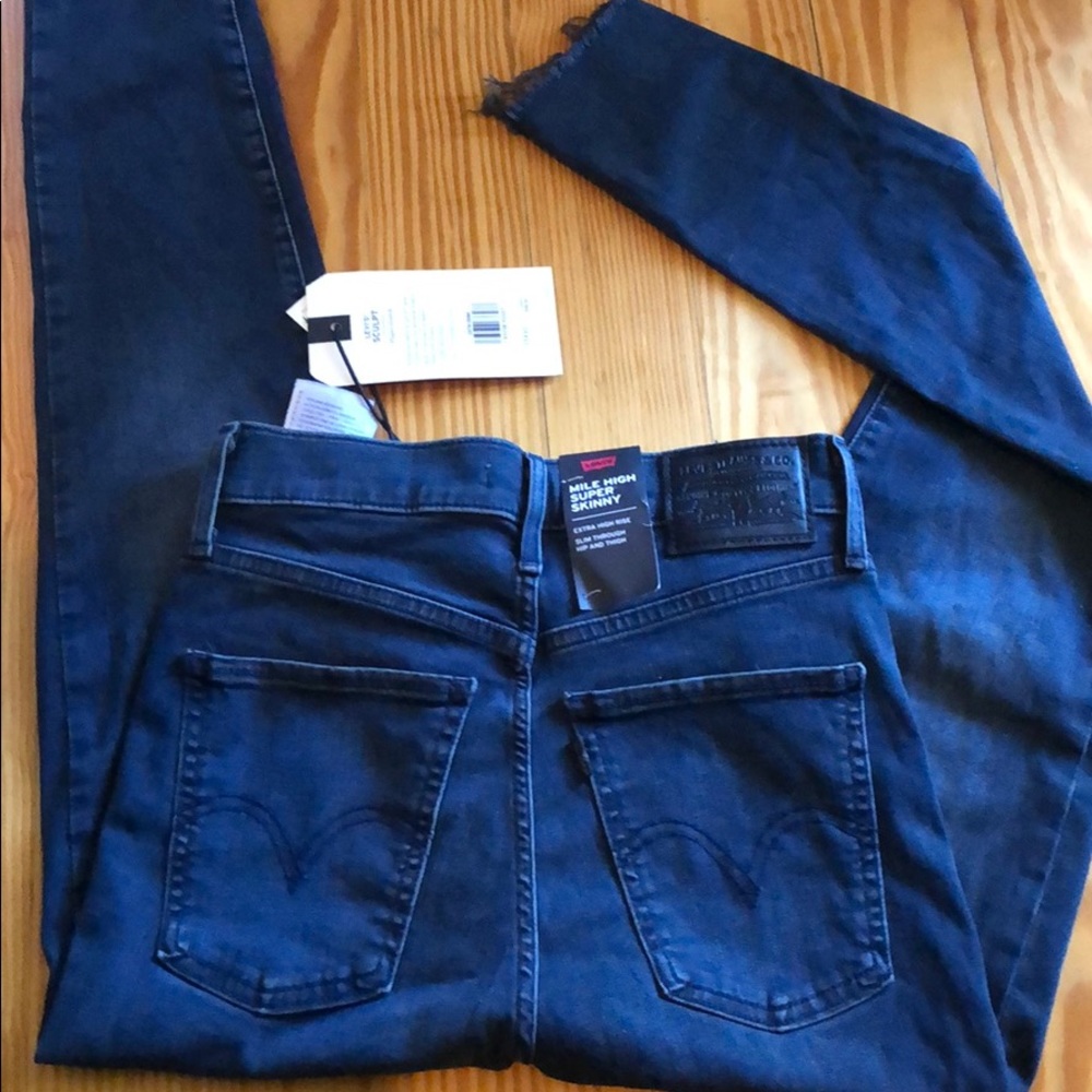 Levi’s mile high, super skinny jeans.